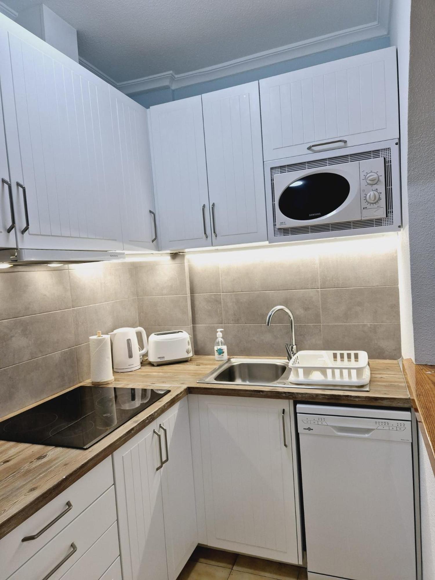 טורבייחה La Casa De Veronica - Serene Apartment With Shared Pool, Steps From The Beach מראה חיצוני תמונה