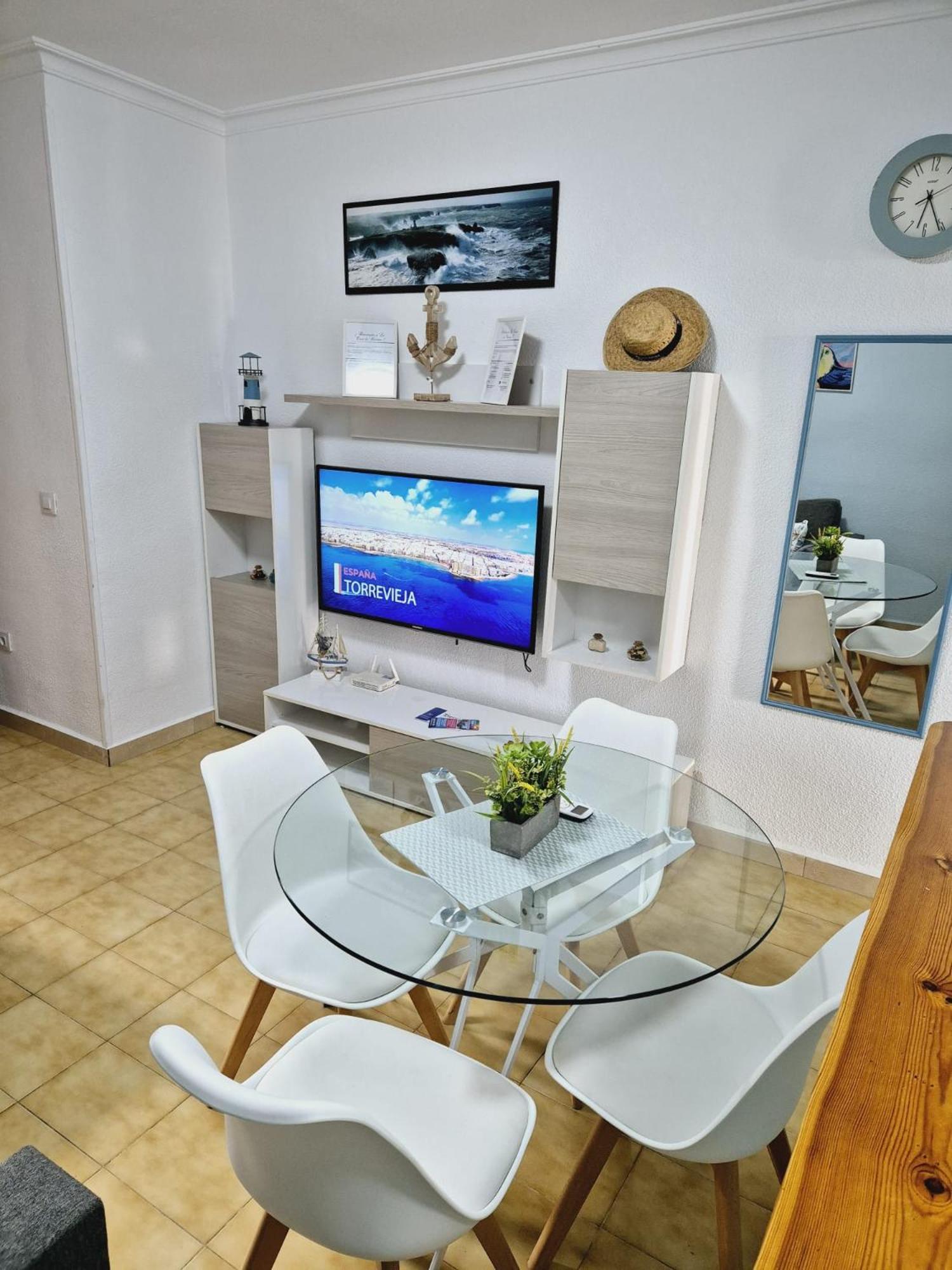 טורבייחה La Casa De Veronica - Serene Apartment With Shared Pool, Steps From The Beach מראה חיצוני תמונה
